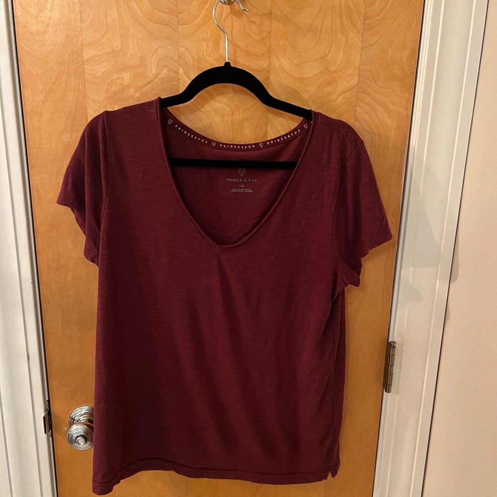 Maroon t shirt Prince & Fox large